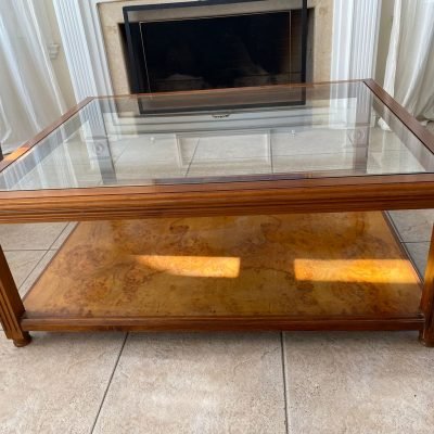 2 mesas de madera con tapa de vidrio 1